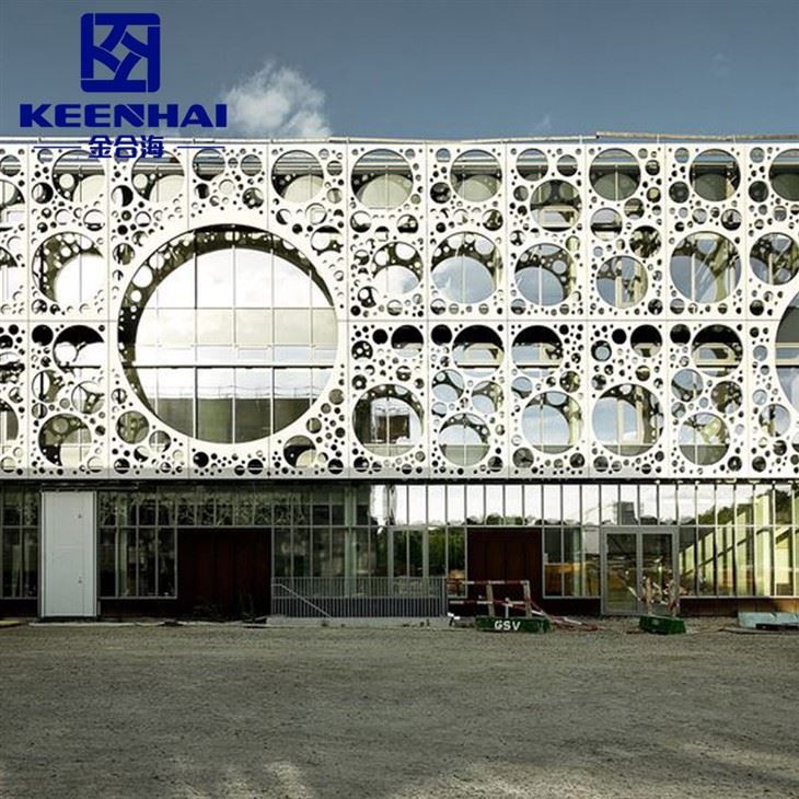 Общественный фасад